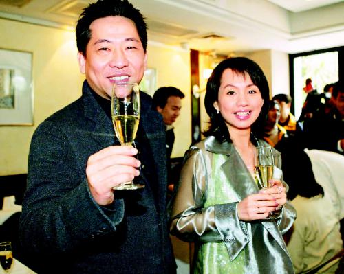 單親帶大女兒！小鄧麗君「不後悔離婚」與前夫共同陪伴　砸3億買豪宅「和連家當鄰居」