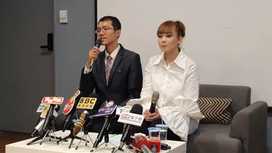 丁小芹賣假包被告！開記者會「鞠躬道歉」恐難逃被關　她斷言：若不改變恐孤老終身