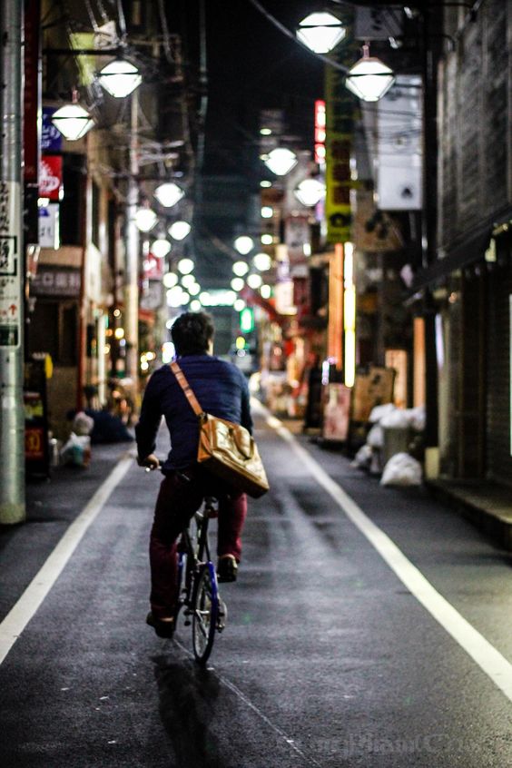 女兒半夜才回家「怕吵醒爸媽」刻意降低音量！爸爸卻說「再大聲一點沒關係」原因暖哭網友：好想我爸