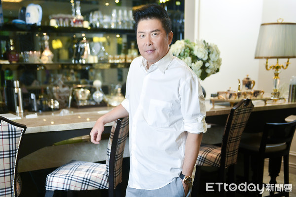 養不教父之過！曾國城痛心「兒偷刷上萬買點數」還說謊　重視品德「不讓兒女坐商務艙」養正確價值觀