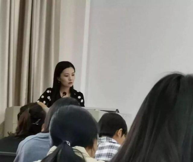 老師我絕對不翹課！20個「擁有逆天顏值」的天菜老師　男老師「深邃五官＋高帥身材」學生小鹿瘋狂撞