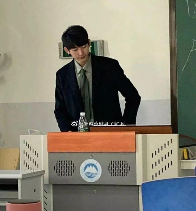 老師我絕對不翹課！20個「擁有逆天顏值」的天菜老師　男老師「深邃五官＋高帥身材」學生小鹿瘋狂撞