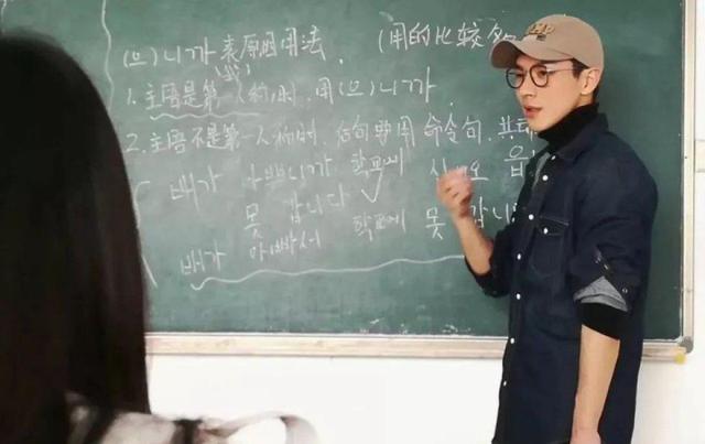 老師我絕對不翹課！20個「擁有逆天顏值」的天菜老師　男老師「深邃五官＋高帥身材」學生小鹿瘋狂撞