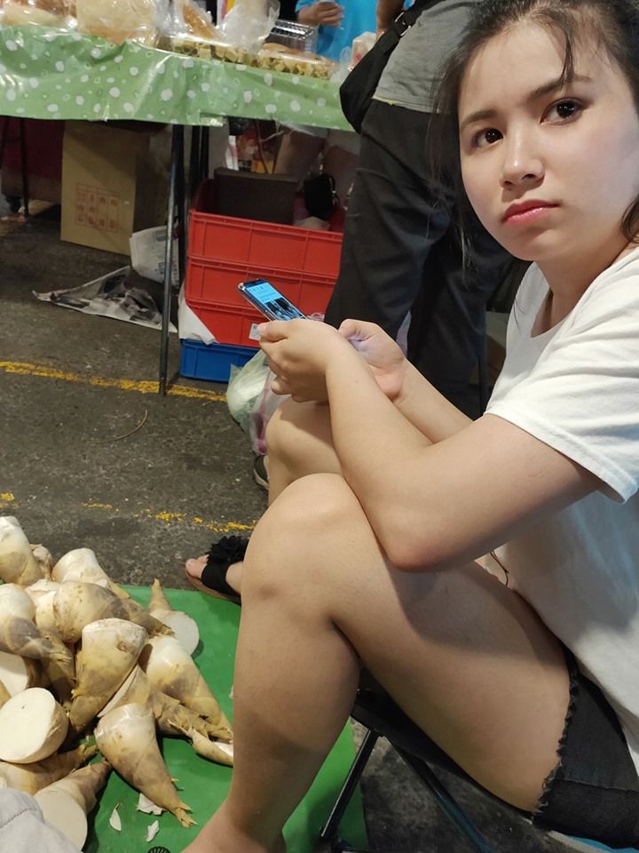 被女友爸媽看沒有！台男分手3個月「到越南娶妻回來」　每天陪擺攤「賺錢都歸他」：現在超幸福❤