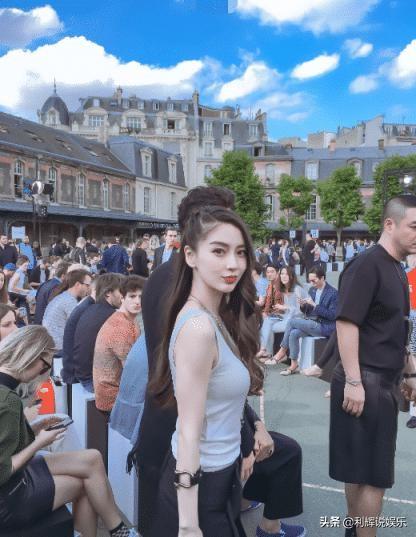 Baby的網紅濾鏡到底有多強大?黃曉明無意中入鏡,大叔秒變奶油小生,網友:確實是過分了