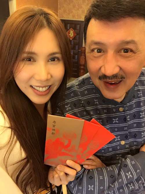 喜迎金孫！余苑綺順利「生下第二胎」全家樂翻了　網一看笑喊：「寶寶長得超像余天」