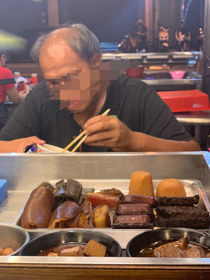 街友沒東西吃！到滷味攤買麵「少付10塊錢」　老闆上前關心「對方直接爆發」網友：計較什麼