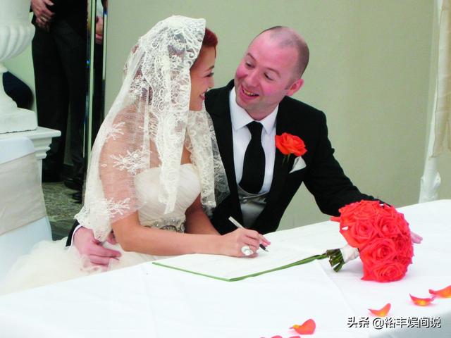 傳承大愛！曾遭生父遺棄「2次人工受孕皆失敗」領養兒子　「49歲終於當媽媽」視兒為親生