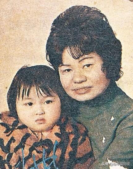 傳承大愛！曾遭生父遺棄「2次人工受孕皆失敗」領養兒子　「49歲終於當媽媽」視兒為親生