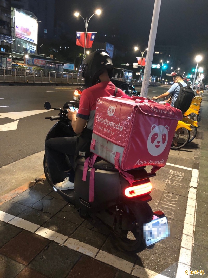 生意變更好？餐廳業者7PUPU揭：「根本都在做白工」　寧願自己請外送員「也不想自找麻煩」