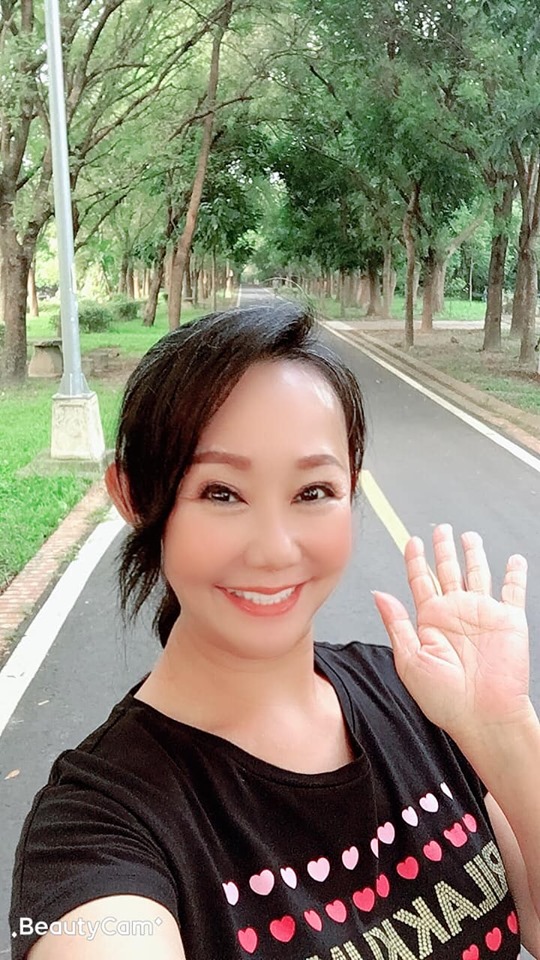 雞蛋都煎破！呂雪鳳未婚生女「離婚23年不恨前夫」　「把大女兒過繼給姐姐」坦言不是稱職母親