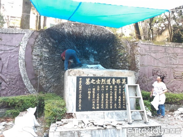 霧社事件89周年紀念日！莫那魯道託夢「住得很不舒服」　師傅立刻「挖開烈士墓」愣住：太誇張了 