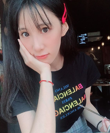 到韓國參加婚禮！瑤瑤「全程被拒在門外」還受人冷眼　往下看「穿著超母湯」小禎愣住：太誇張了啦