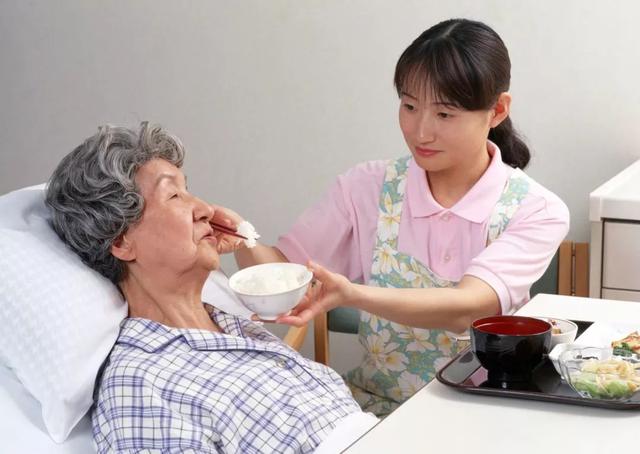 外婆搬來同住10年！5歲兒問：為何一直住我家？　爸爸「高情商回答」被封最佳女婿：媽媽家就是外婆家