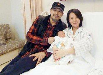 男星當紅時隱退「只為照顧岳父母」孝心動人！　妻子41歲「為老公高齡產子」如今家庭圓滿