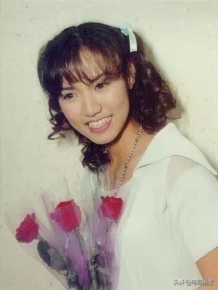 與周慧敏齊名！「退出樂壇嫁富商」當闊太生兩子　老公「大陸養小三」比她年輕20歲今走出陰影