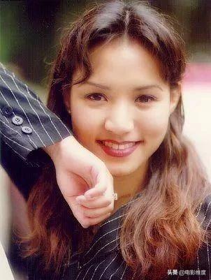 與周慧敏齊名！「退出樂壇嫁富商」當闊太生兩子　老公「大陸養小三」比她年輕20歲今走出陰影