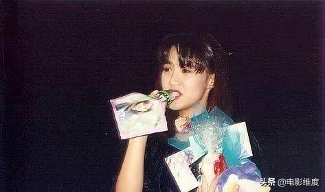 與周慧敏齊名！「退出樂壇嫁富商」當闊太生兩子　老公「大陸養小三」比她年輕20歲今走出陰影