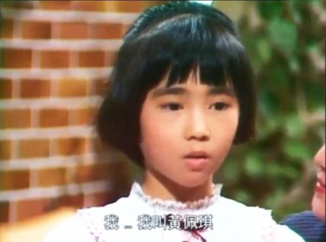 黎姿曬「童年劇照」網呼：女大十八變！　嫁大15歲富商生3女「粗眉毛神複製」：女神基因太強大