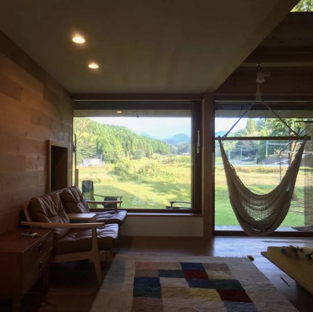 被青山擁抱！一家五口「搬到田野間」遠離都市　孩子與大自然相處「學會尊重萬物」生活愜意自在