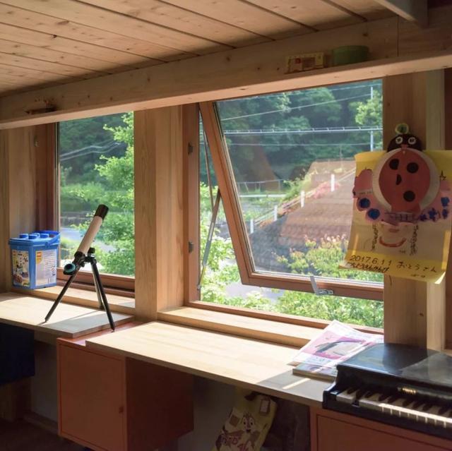 被青山擁抱！一家五口「搬到田野間」遠離都市　孩子與大自然相處「學會尊重萬物」生活愜意自在