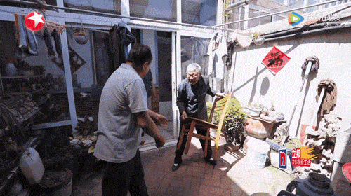 53歲設計大師「免費為89歲失智奶奶」改造舊宅　「全智能空間」結合舊傢俱網友：忘不了的家