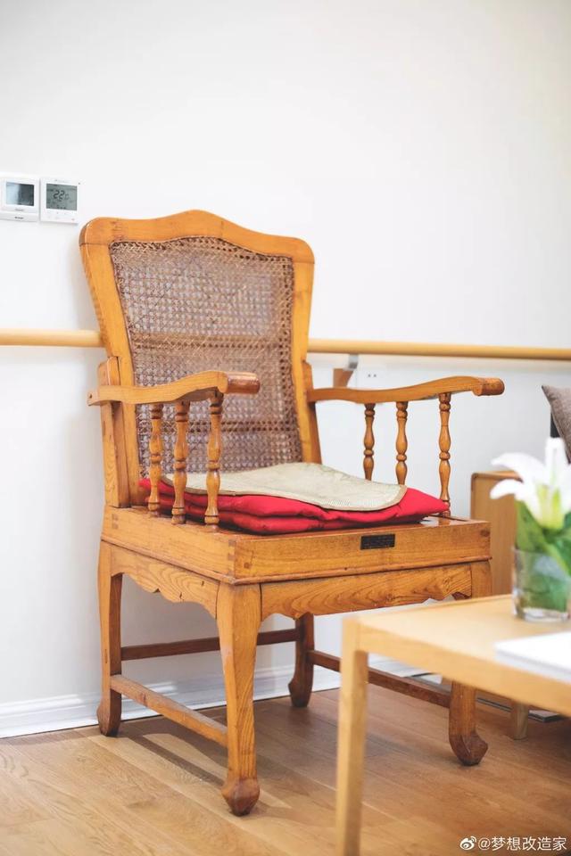 53歲設計大師「免費為89歲失智奶奶」改造舊宅　「全智能空間」結合舊傢俱網友：忘不了的家