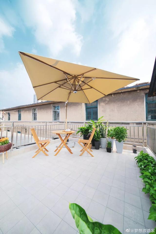 53歲設計大師「免費為89歲失智奶奶」改造舊宅　「全智能空間」結合舊傢俱網友：忘不了的家