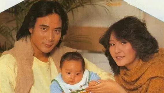 一生爭議！拋妻棄子「娶小30歲嬌妻」緋聞不斷　67歲戀上「23歲網紅」反被騙：自作自受