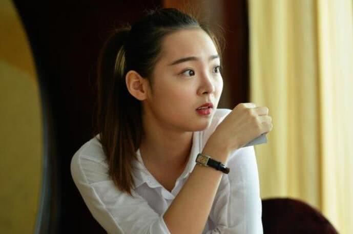 面試官：「牛過獨木橋，答一字？」　女生巧妙回答「直接被錄取」