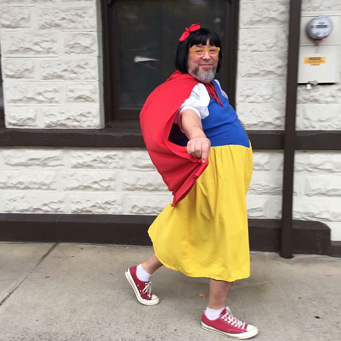 22個證明「二手商店是挖寶天堂」的超強戰利品！不起眼花瓶「瞬間變時尚帽子」超神奇：還可以伸縮