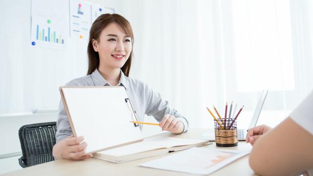 面試官：「0、5、6三個數字怎麼組合出最大的數？」   男子搶答：650，直接結束面試被淘汰了