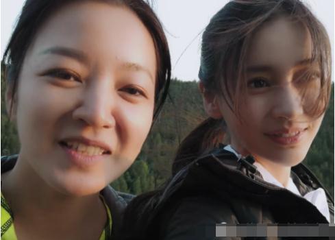 太真實了！阿雅拿原相機自拍，當鏡頭懟在Baby臉上那刻，網友：再也不羨慕大眼女生了