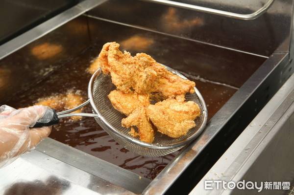 賣鹽酥雞超好賺？老闆透露「歹年冬賺2間房」還開名車　過來人網友揭內幕「要三思啊」