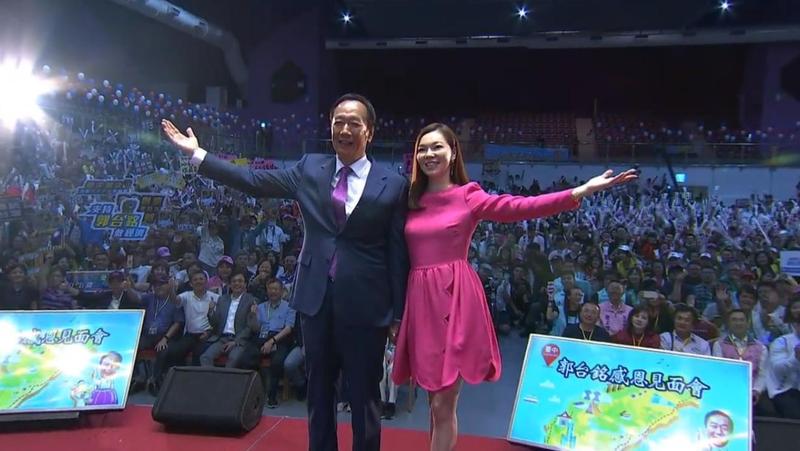 一眼定終生！郭台銘為追老婆「61年第一次送早餐給女生」　跳舞生情：第一眼看曾馨瑩非林志玲