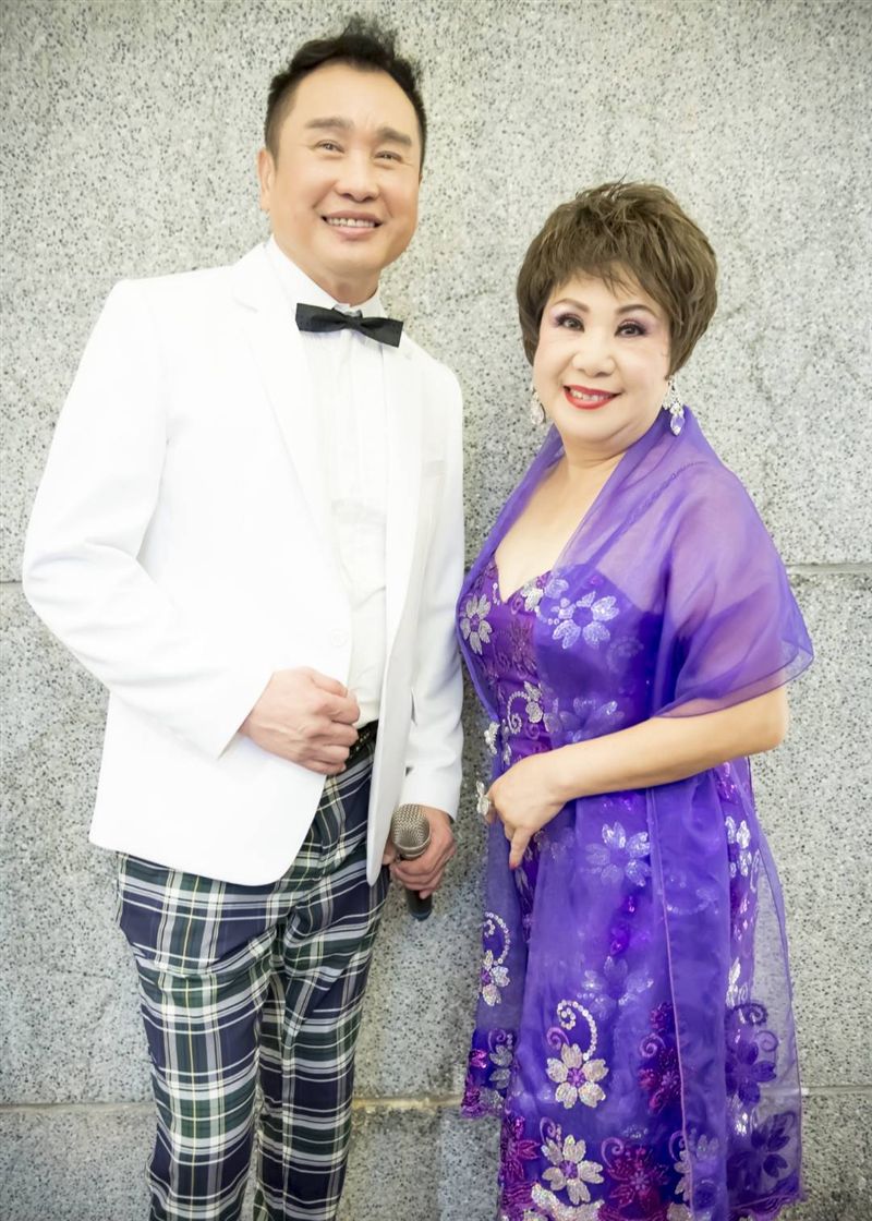 老了別為錢煩惱！71歲資深歌手曝近況「好友讚他做人很成功」　不是豪門「仍把日子逍遙過」