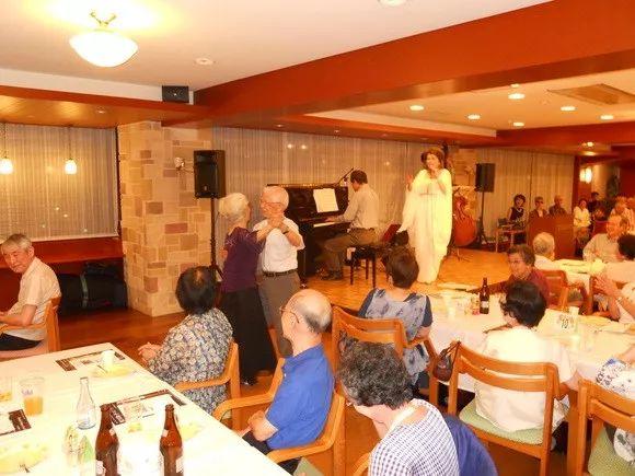 老人賣房籌980萬只為「排隊搶住日本養老院」　60歲搬進住待了30年「裡面比家更溫暖」快樂迎接餘生