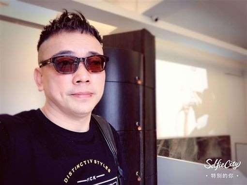 深情守護！詹惟中認了「早就離婚6年」絕不再婚　1年出國3次「還是帶著前妻」發誓：照顧她到老　