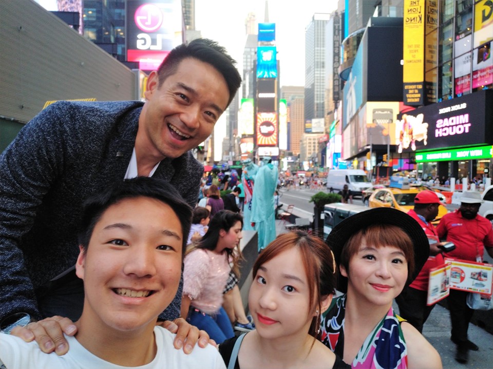 主播妻「飛紐西蘭伴讀兒女」僅剩岑永康　「結婚19年首獨居」才知妻小是心中安全感來源