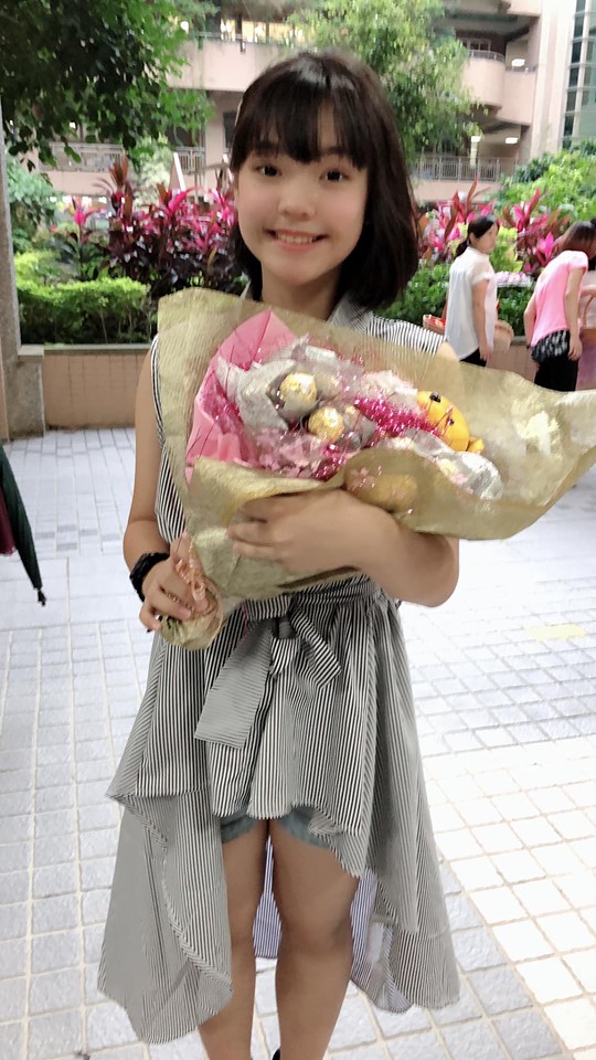 阿嬤你怎麼沒感覺？經典廣告「腳踏車壓到阿嬤腳」小童星長大了　升級「洋娃娃大眼美少女」從小美到大❤