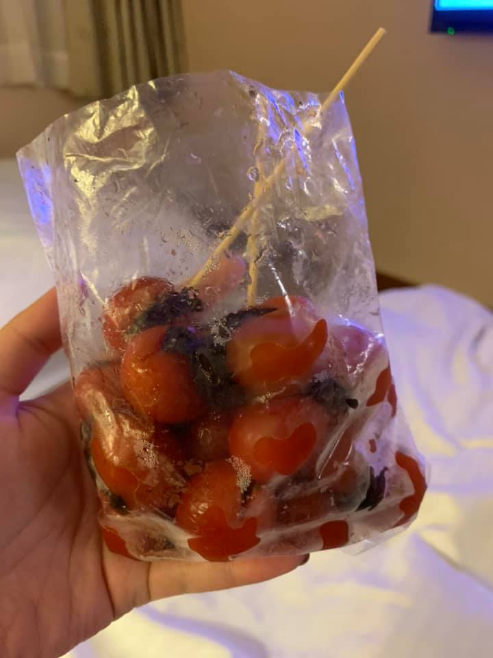 看阿嬤生活辛苦！幫忙買番茄「7顆就要50元」　她PO文求教「揭穿對方話術」：只能認了