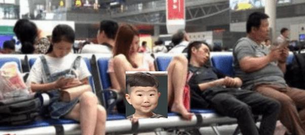 坐姿太豪放！身旁大叔眼睛都看直了　接著女子「霸氣回應」令大叔尷尬不已