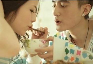 有錢不變壞!越老越寵老婆,越有錢越寵愛老婆的5大生肖男