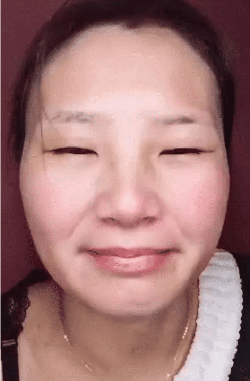 抖音高顏值「農村新娘」引眾人圍觀，卸妝後畫風突變，網友大呼：新郎你挺住啊！