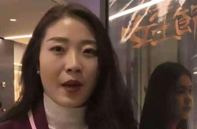 逛街就能賺錢！美女當「陪購師」，陪人逛街買衣服「每小時收費1500元」，一整套流程月入百萬