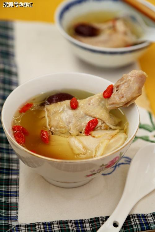 今天立冬到喝「雞湯」的時候了！加西洋參紅棗一起燉「溫補不上火 」冬天手腳不冰冷