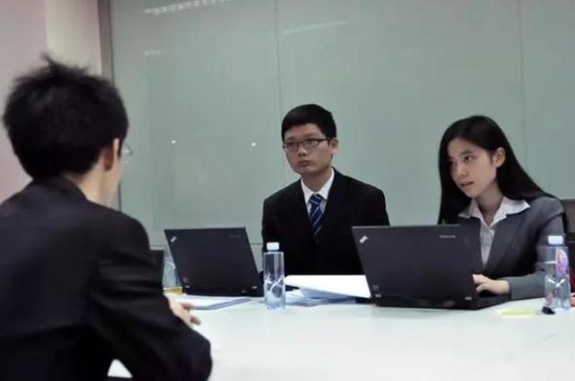 面試官：1塊豆腐，2刀怎麼切成16塊？男子「投機取巧」當場被認可！