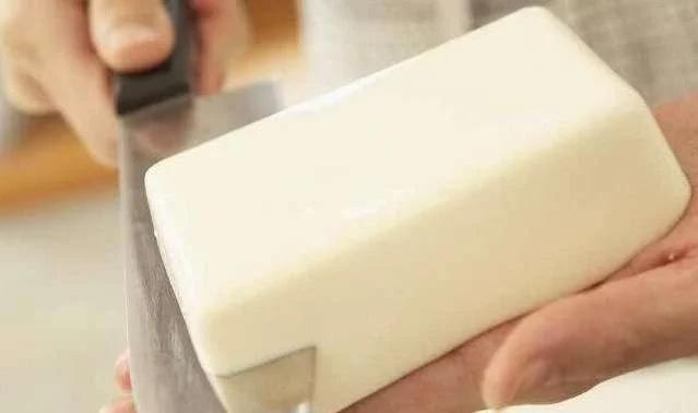 面試官：1塊豆腐，2刀怎麼切成16塊？男子「投機取巧」當場被認可！