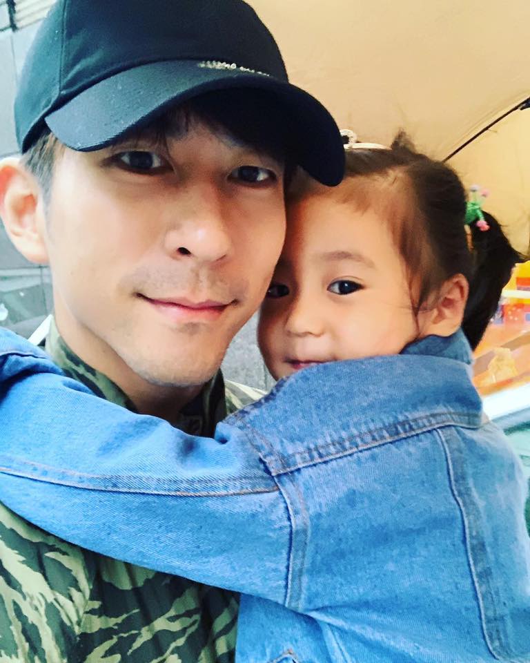 修杰楷曝咘咘「見父母親親」會吃醋：用小三眼神看媽媽　憂Bo妞「個性討喜」長大會變萬人迷