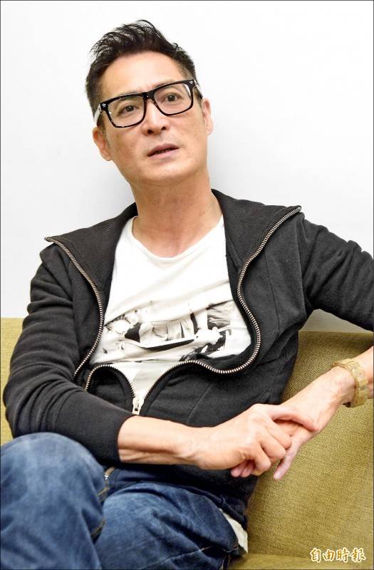 隔10年回娘家！黃建群扮霸氣總裁「擁正宮小三」心裡過意不去　戲外「分居小13歲嫩妻」不捨：女兒才4歲